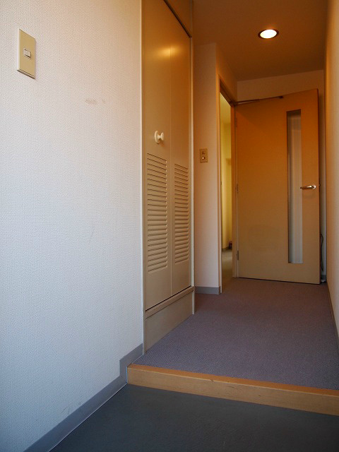 玄関　家具家電一式付き！仲介手数料は半月分です！