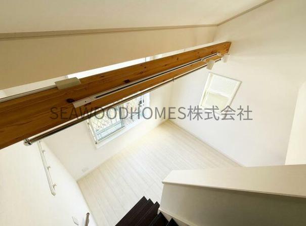 居室・リビング　ロフトから見えるお部屋です