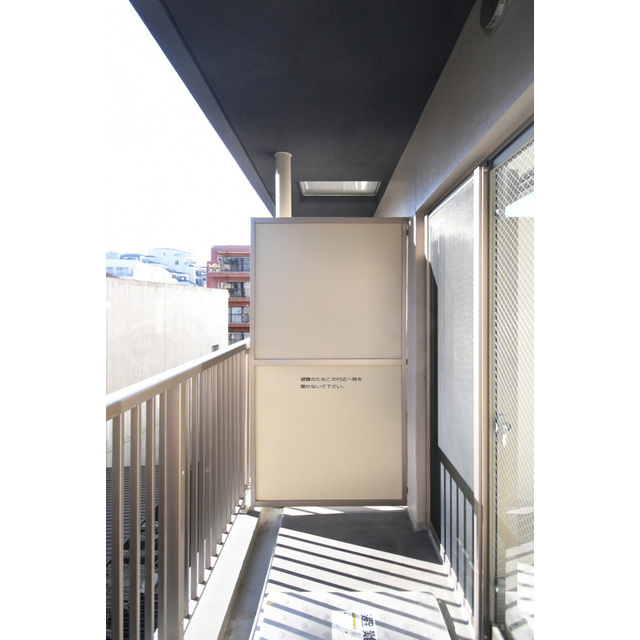 バルコニー　開放的で明るい空間を演出してくれるバルコニーです