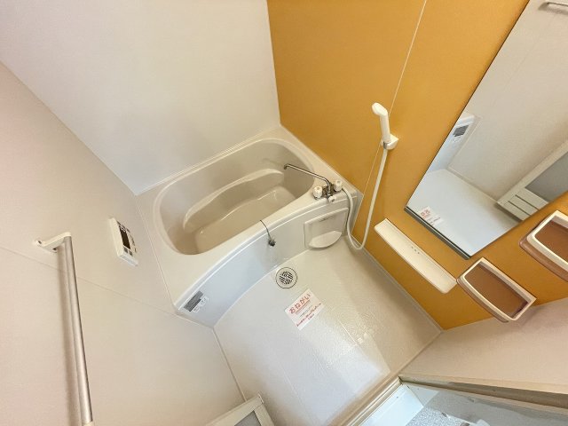 バス・シャワールーム　浴室乾燥機付きで便利です！