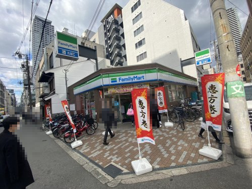 コンビニ　ファミリーマート　伏見町二丁目店（コンビニ）まで154m