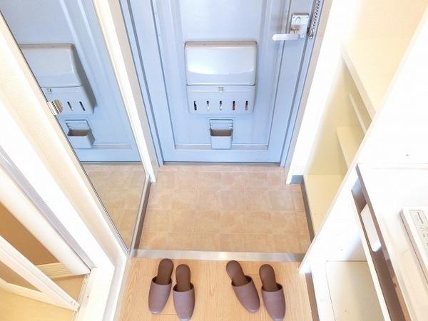 玄関　シューズボックスあり！
