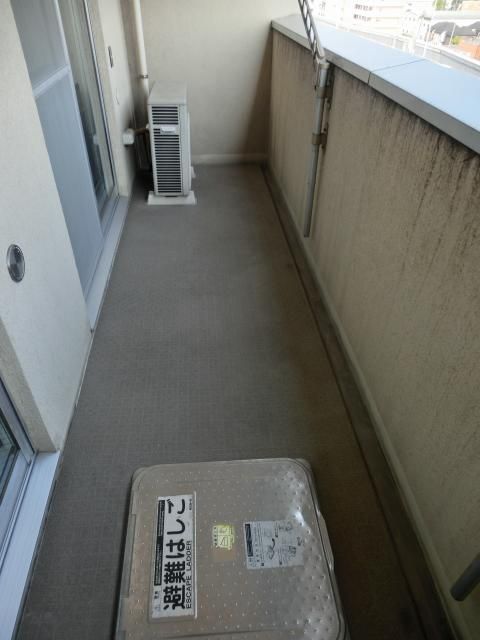 その他設備　広々バルコニー付き