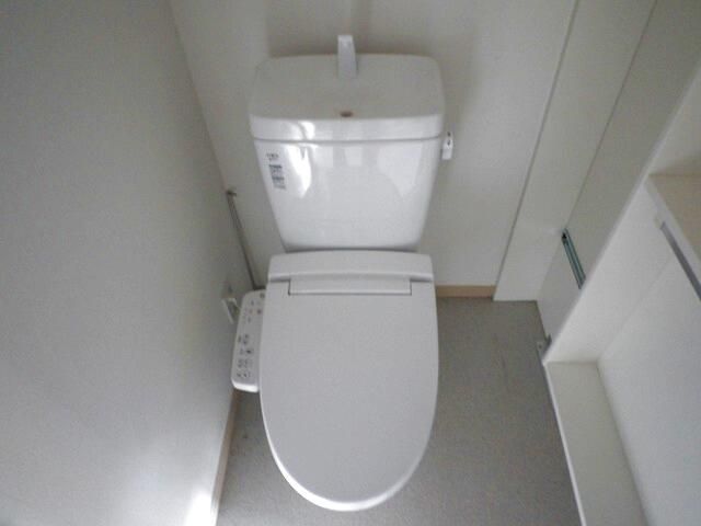 トイレ　洗浄便座付です！