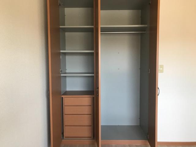 収納　洋室Ａ収納内小ダンス付