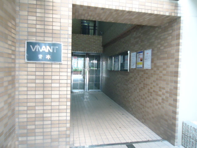 エントランス　綺麗にメンテナンスされてる玄関は気持ちが良いです