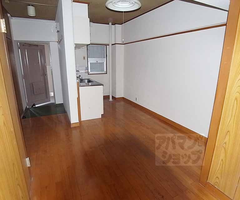 キッチン　ダイニングキッチン。