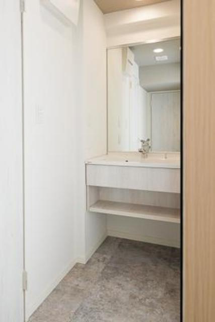 洗面設備　※写真は同タイプ住戸です。