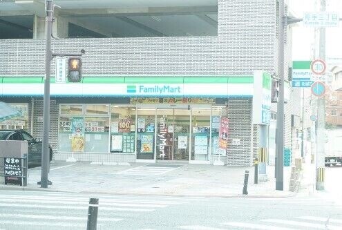 コンビニ　ファミリーマート　八幡黒崎店（コンビニ）まで383m