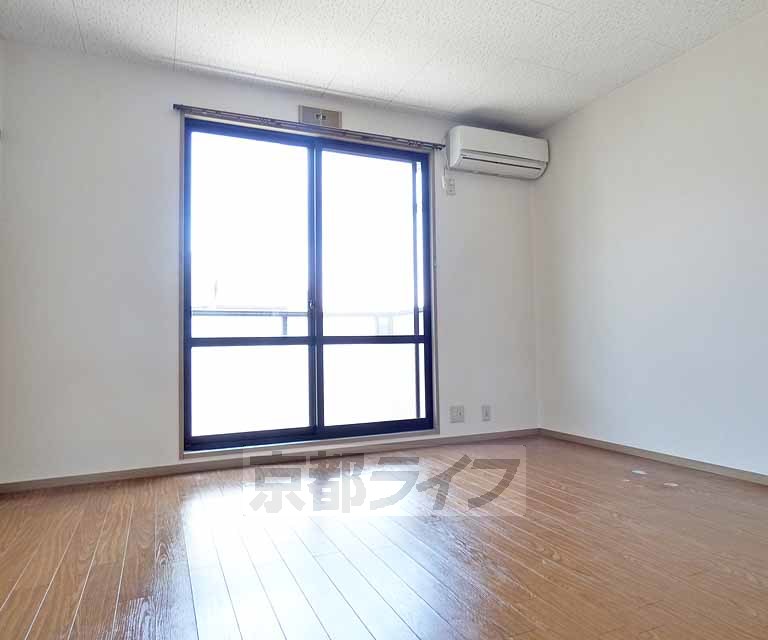 居室・リビング　綺麗な室内です。