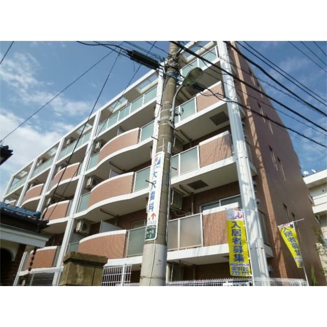 建物外観　★２０１３年完成。お洒落な外観です★