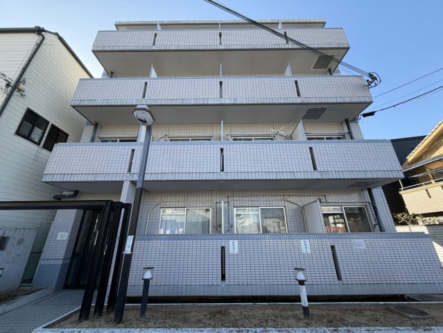 エントランス　落ち着いたエントランスです