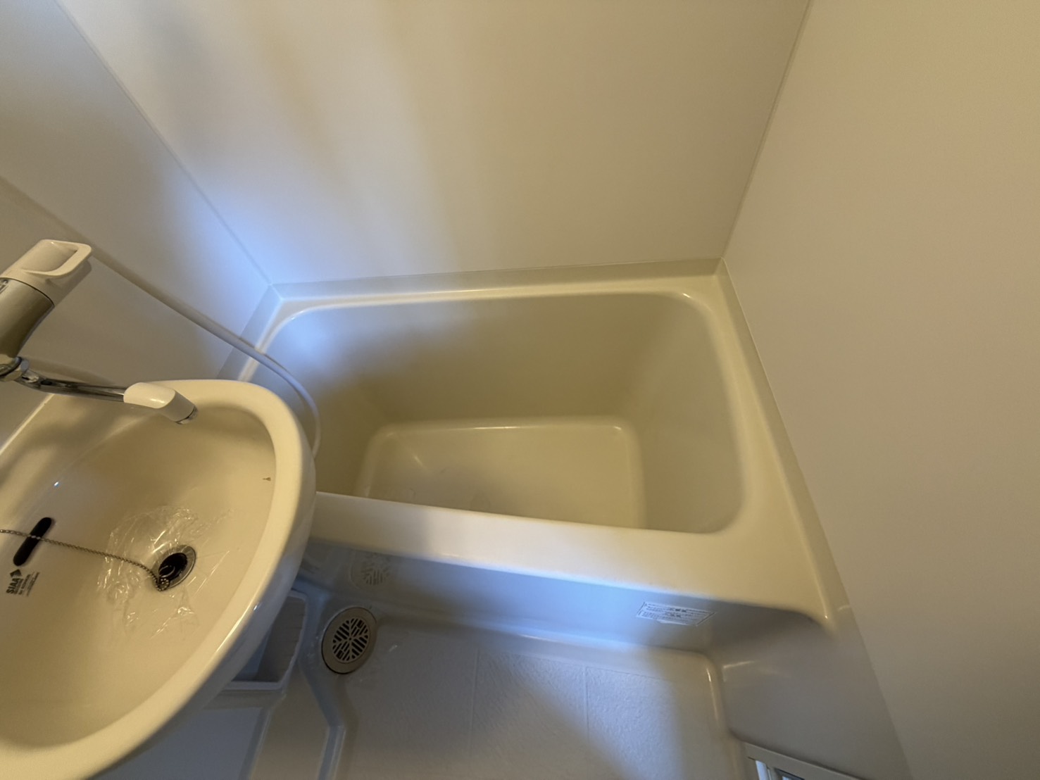 バス・シャワールーム　ゆったり過ごせるお風呂です