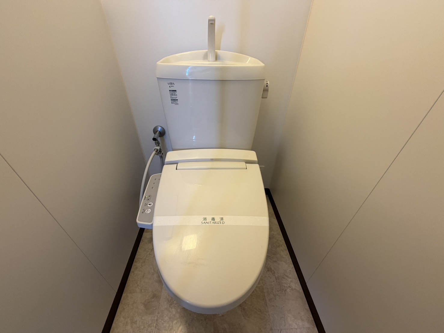 トイレ　落ち着いたトイレです