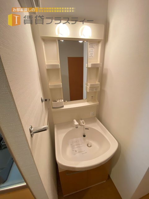 洗面設備　やっぱり独立洗面嬉しいですね