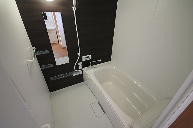 バス・シャワールーム　大人も足が伸ばせる1坪ユニットバス