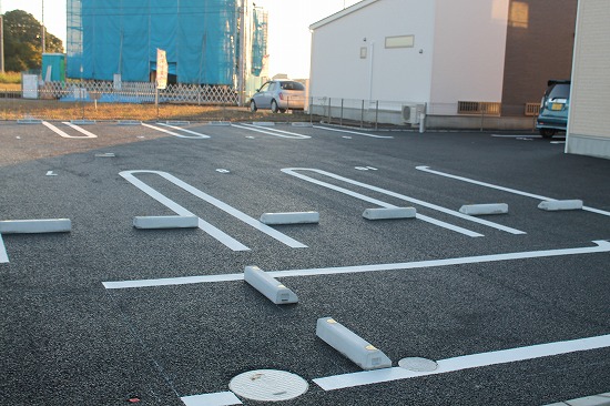 駐車場　駐車場