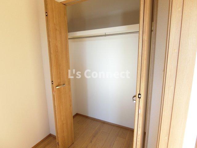 その他設備　洋室にもクローゼット付き。