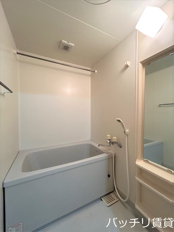 バス・シャワールーム　別号室写真の為、現況を優先致します。