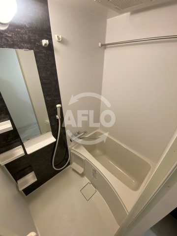 バス・シャワールーム　セレニテフラン谷町四丁目アリエ　浴室