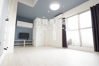 居室・リビング　8.5帖の広い洋室です！