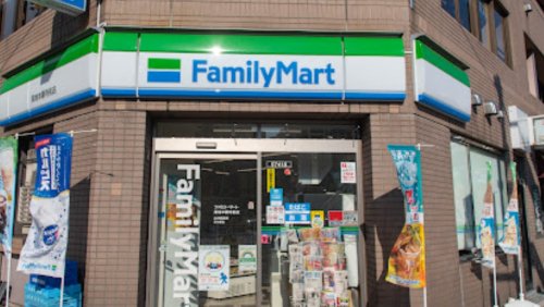 コンビニ　ファミリーマート 築地本願寺前店（コンビニ）まで826m