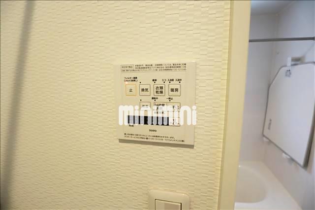 洗面設備　浴室乾燥などのパネルです