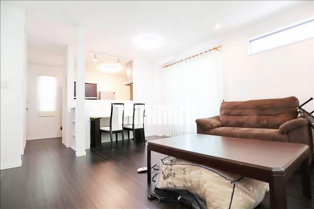 居室・リビング　別角度のリビングです