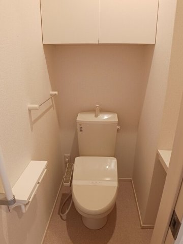 トイレ　清潔感のあるトイレです