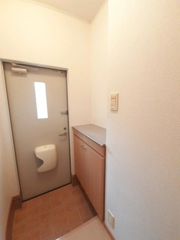 玄関　収納もある玄関です