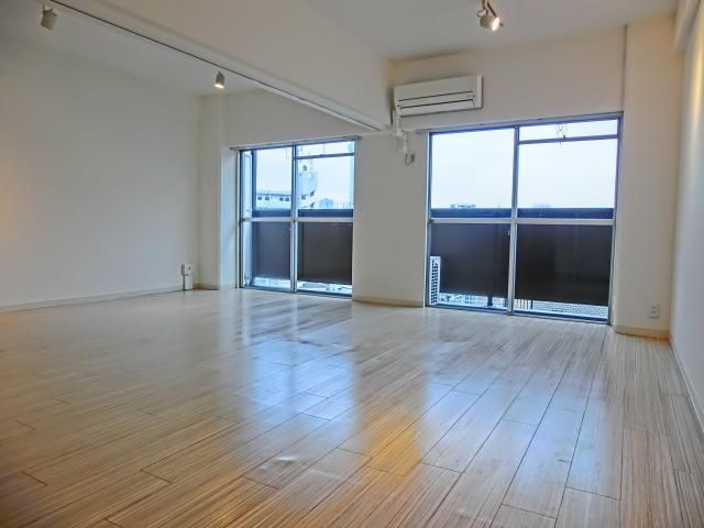 バルコニー　★ゆったりとしたサイズの1Ｋプランカーテンで間仕切りも可能★