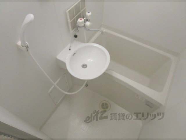 バス・シャワールーム　バス