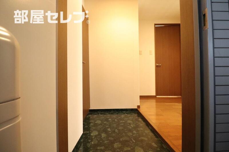 玄関　※リノベーション前のお写真になります。