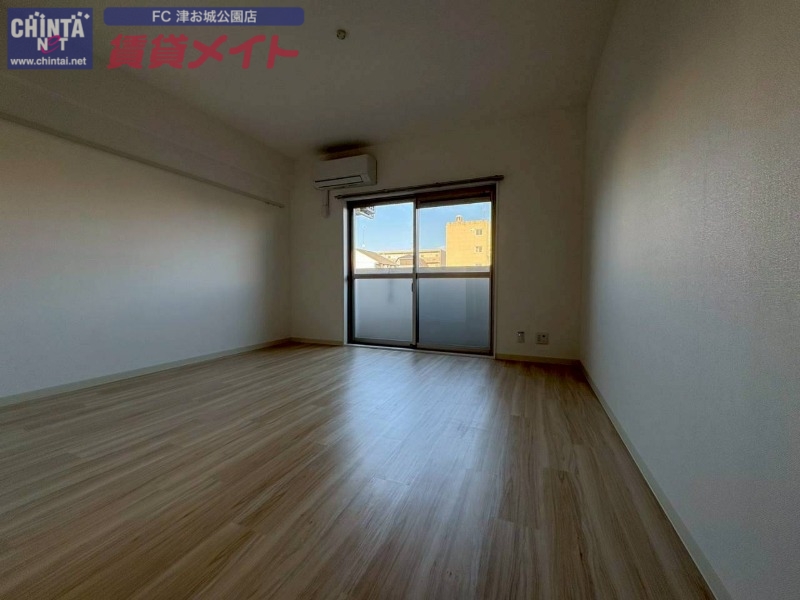 居室・リビング　同型参考写真