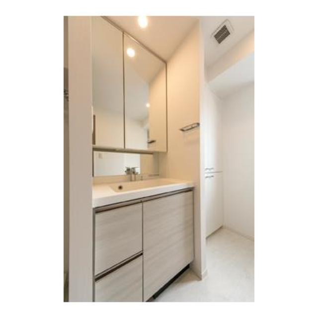 洗面設備　※写真は同タイプ住戸です。