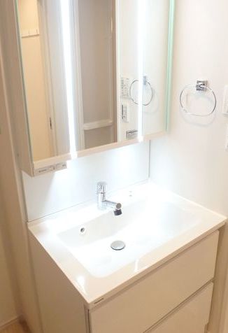 洗面設備　同施工会社・同型モデルの室内です。（参考写真・イメージ写真）