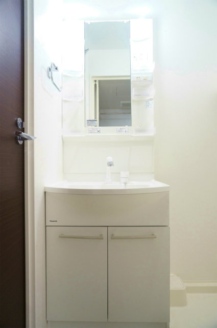 洗面設備　独立洗面台で身支度をすべて済ませてしまいましょう