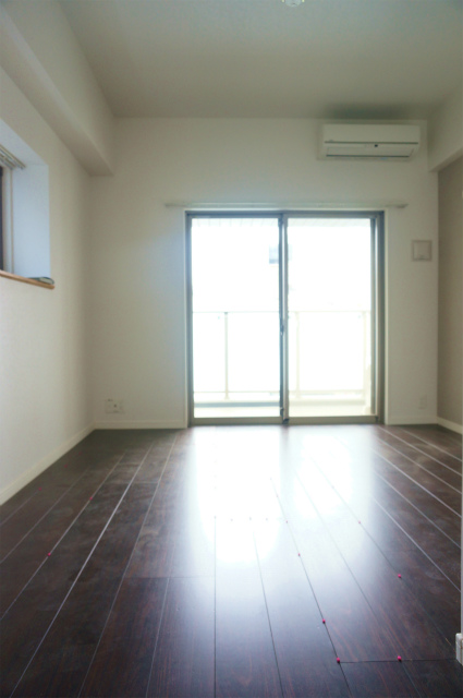 居室・リビング　ゆったり過ごせる居間です