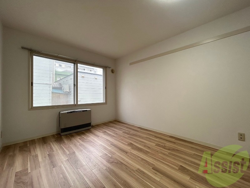 その他部屋・スペース　別角度から撮りました。窓が大きく明るいです！