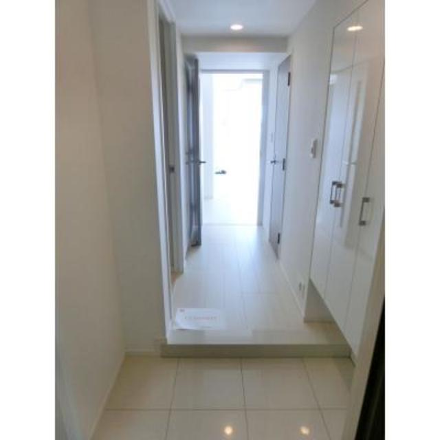 玄関　※写真は同タイプ住戸です。