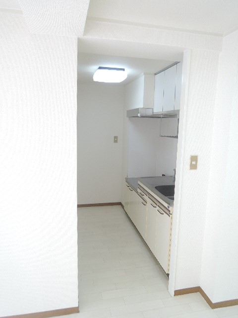 キッチン　コンパクトなキッチンで掃除もラクラク