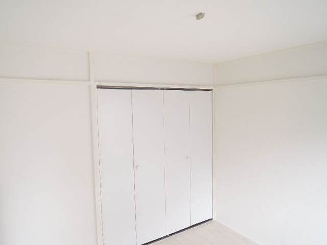 その他部屋・スペース　開放的な寝室です