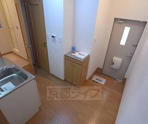 玄関　広い玄関、シューズボックスも付いてます。