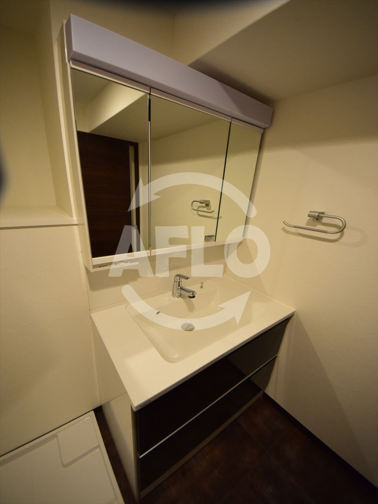 洗面設備　グランカーサ難波元町　独立洗面台