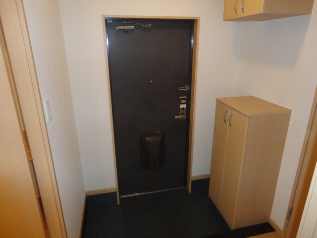 玄関　玄関（人感センサーライト）