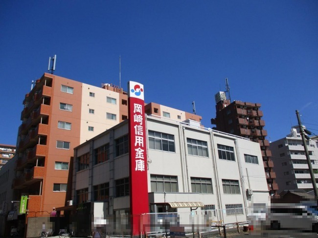 銀行　岡崎信用金庫尾頭橋支店（銀行）まで240m