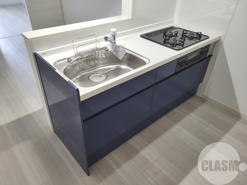 キッチン　効率よくお料理できる３口コンロ付き♪