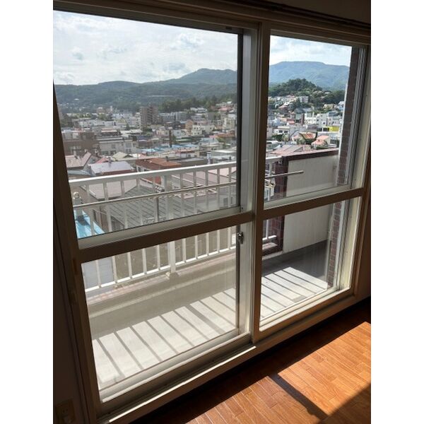 バルコニー　陽当たり良好なバルコニーです