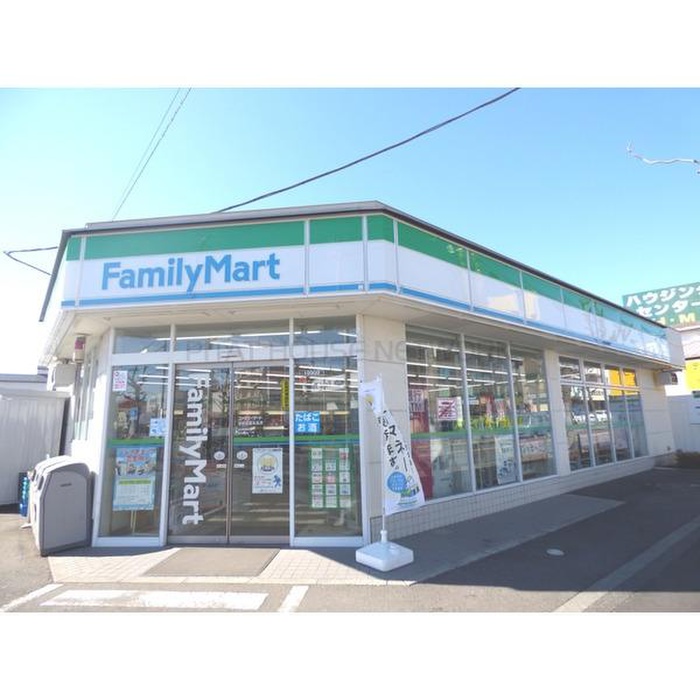 コンビニ　ファミリーマート 世田谷喜多見店（コンビニ）まで941m