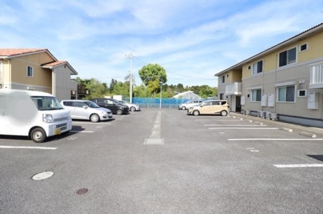 駐車場　車をお持ちの方に嬉しい駐車場付きの物件です